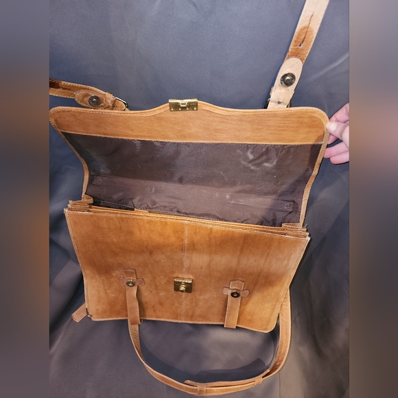 Vintage Leather Messenger Bag - Picture 8 of 13